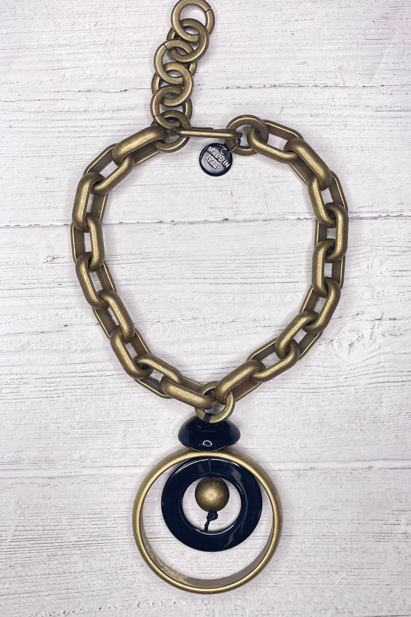 Alisha D Women's Chunky Resin Link Statement Short Pendant Necklace