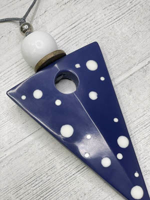 Alisha D Resin Pendant Statement Necklace Adjustable Cord Navy White